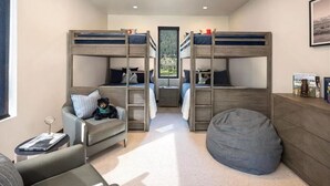 6 habitaciones, tabla de planchar con plancha, wifi y ropa de cama 