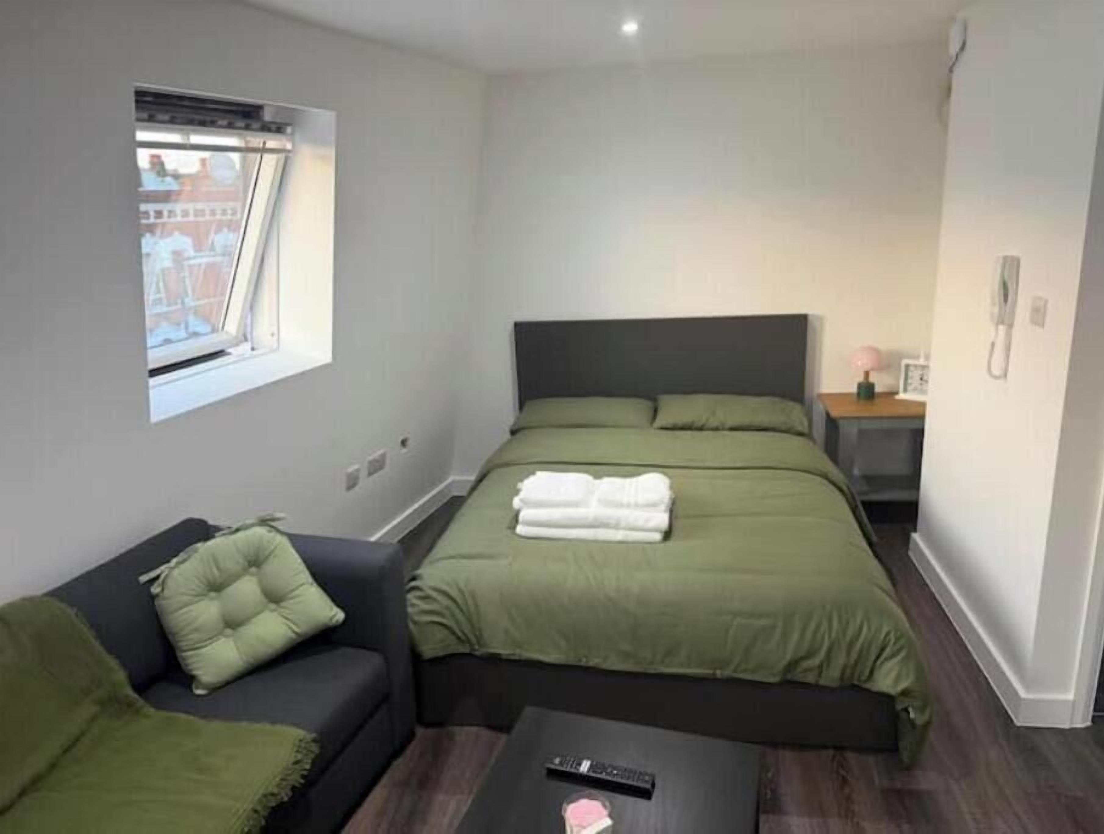 1 bedroom, iron/ironing board, WiFi (free), bed sheets