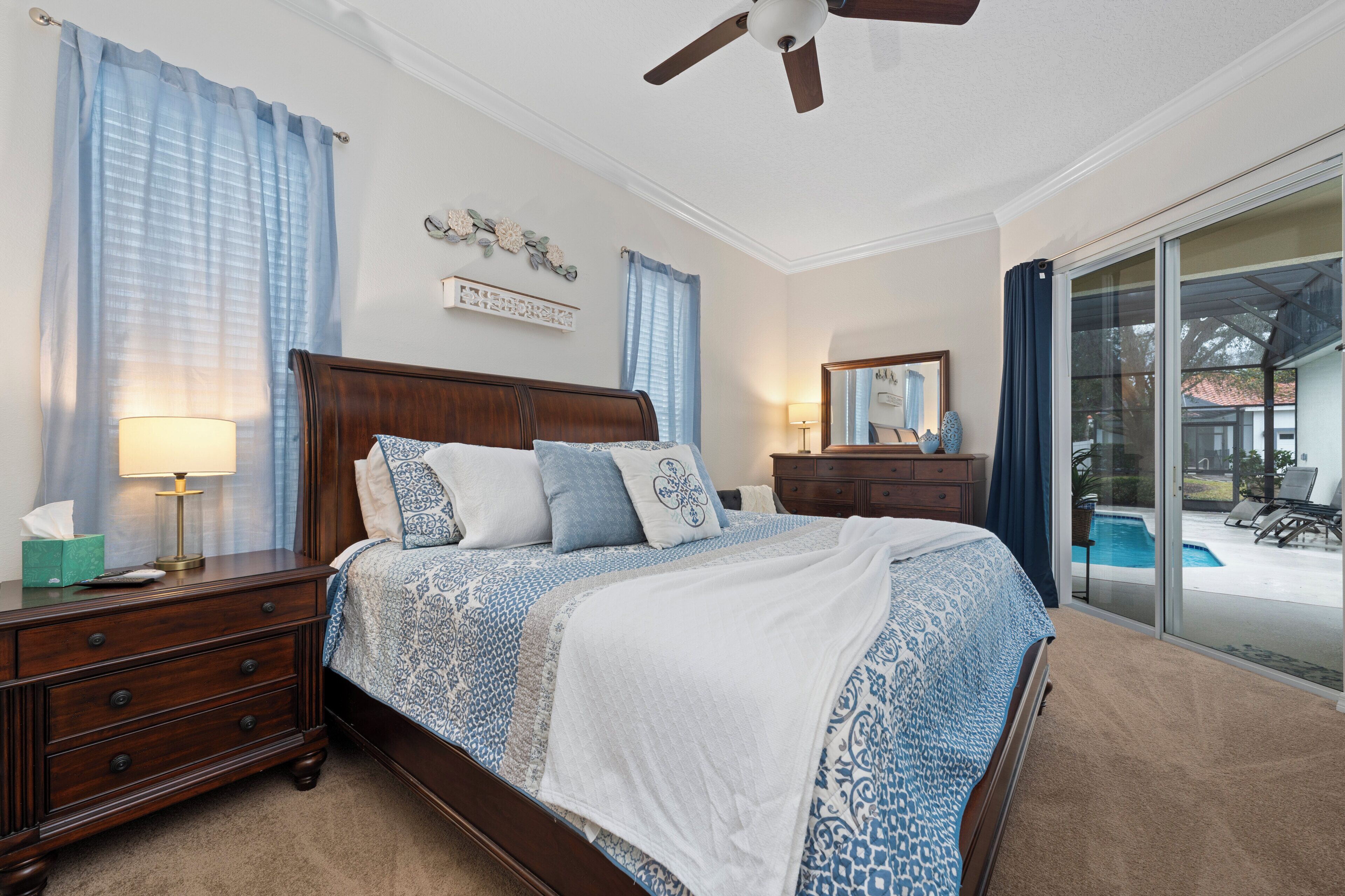 5 bedrooms, WiFi (free), bed sheets