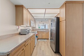 Condo, Multiple Beds (Ebb Tide 406) | Private kitchen - Ebb Tide 406 (New Smyrna Beach)