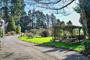 Cottage | Garden