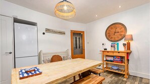 Cottage | Dining - Welcoming Cottage Near Harbour (Whitby)