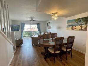 Dining - Family Beach Getaway • Steps to the Beach • 2BR/2.5BA on Okaloosa Island (Fort Walton Beach)