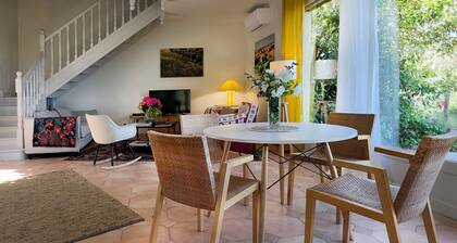 renovated 3-bedroom cottage, panoramic view over the valley, air-conditioned