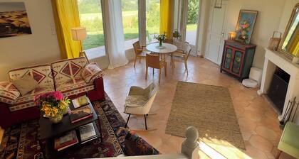 renovated 3-bedroom cottage, panoramic view over the valley, air-conditioned