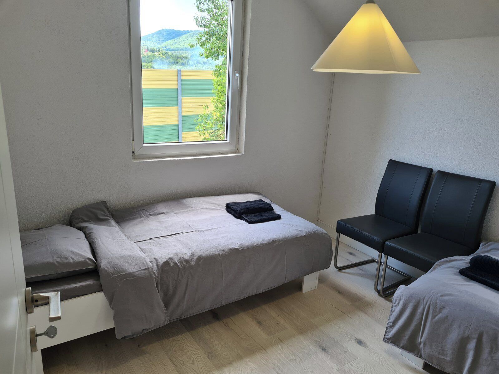 4 chambres, fer et planche à repasser, Wi-Fi, draps fournis