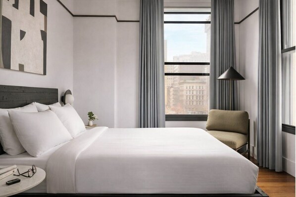 Room - Inviting Stay Perfect for Exploring Tribeca Near Brookfield Place - 0.6 mile (New York)