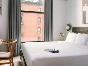 Room - Relaxing Tribeca Escape for Work & Exploration | Brookfield Place - 0.6 mile (New York)