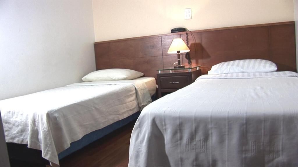 Chambre Standard Double ou avec lits jumeaux | Coffres-forts dans les chambres, chambres insonorisées, Wi-Fi gratuit