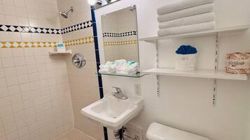 Single Room, 2 Double Beds, Non Smoking | Bathroom