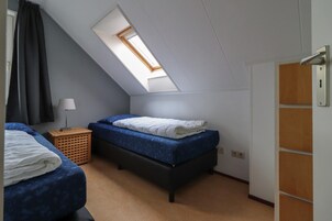 House | 3 bedrooms, iron/ironing board, individually furnished, bed sheets