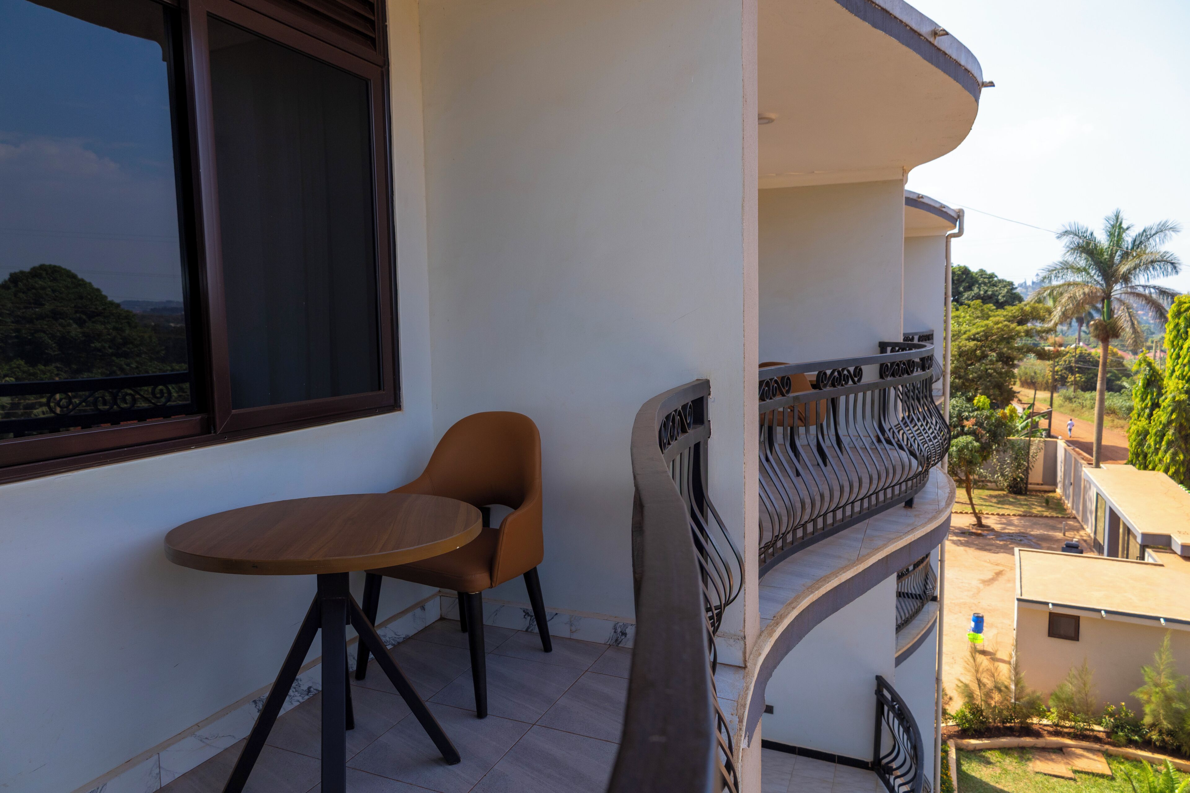 Chambre Double Luxe, vue jardin | Restauration extérieure