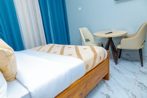 Deluxe Double Room, Garden View | Desk, laptop workspace, free WiFi - Hotel Amani Limited (Jinja)