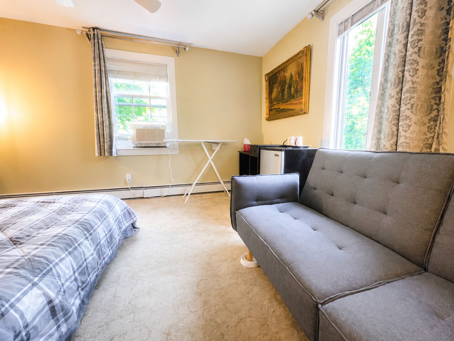 2 habitaciones, tabla de planchar con plancha y wifi gratis 