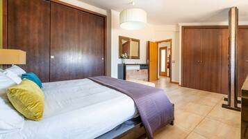 2 Schlafzimmer, Bügeleisen/Bügelbrett, Internetzugang, Bettwäsche