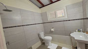 Villa Confort, vue colline | Salle de bain