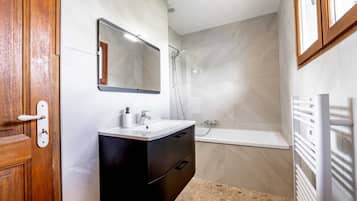 Towels, soap, toilet paper