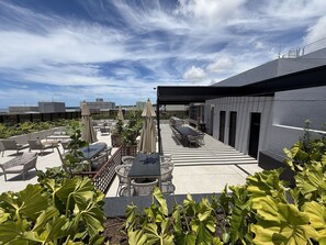 Studio | Tempat makan outdoor