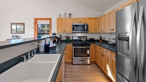 Unclassified image, 4 of 42, button - 2BR w/Ocean View & Hot Tub, Near Black Point Beach (Sea Ranch)