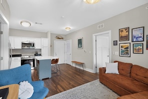 Living area - Nashville, Brentwood, Nolensville Lux Condo (Nashville)