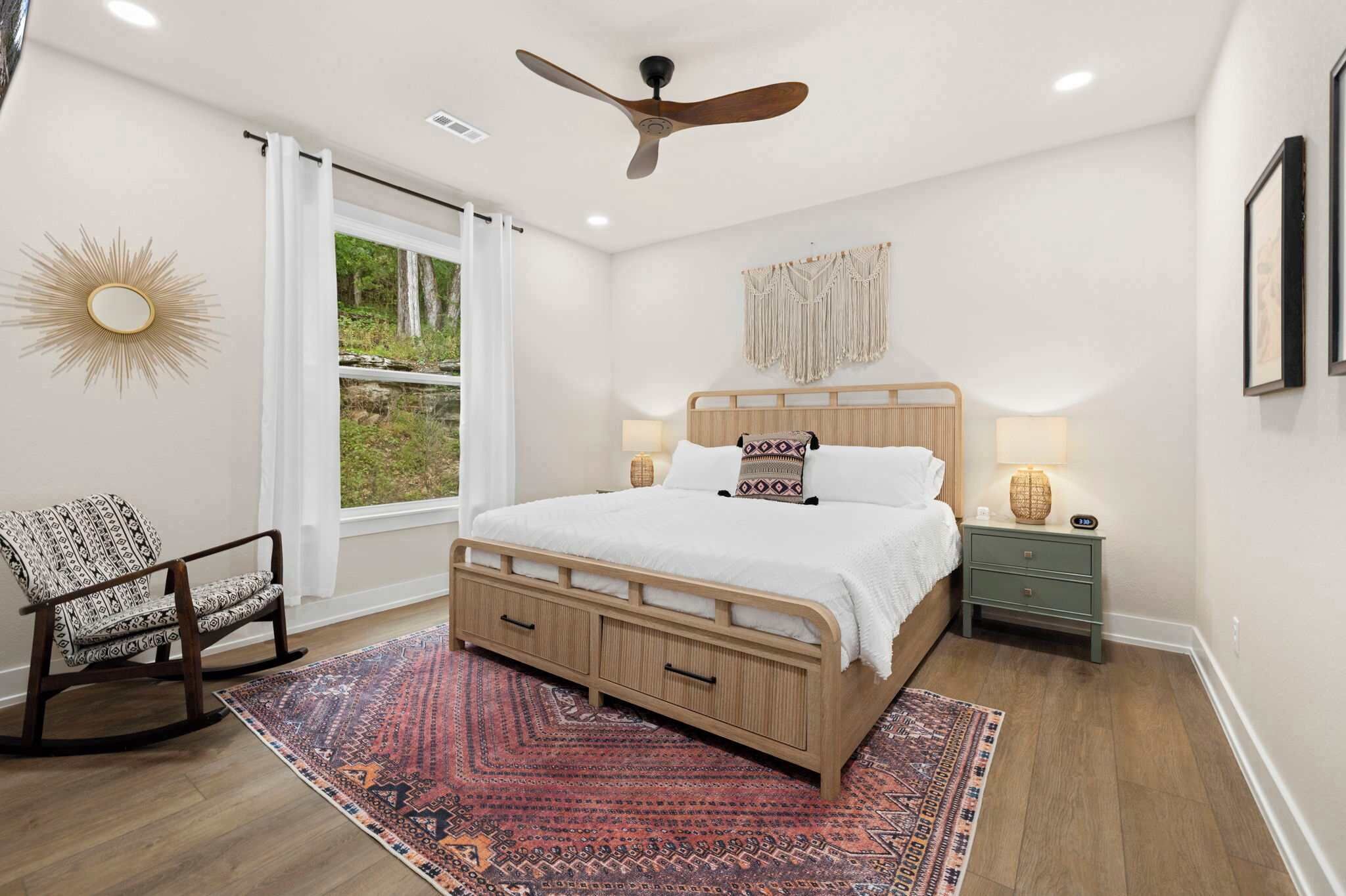 4 bedrooms, desk, iron/ironing board, WiFi