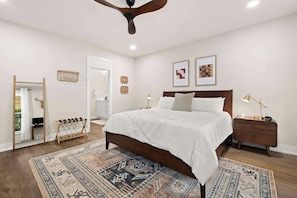 4 bedrooms, desk, iron/ironing board, WiFi