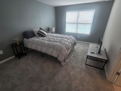 Peaceful 3-bedroom townhome with AC in charming Parrish