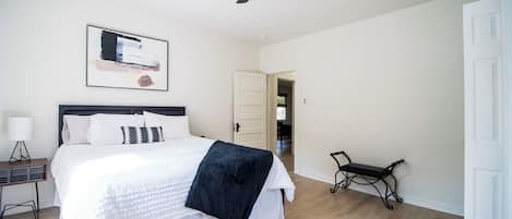 2 bedrooms, iron/ironing board, WiFi, bed sheets
