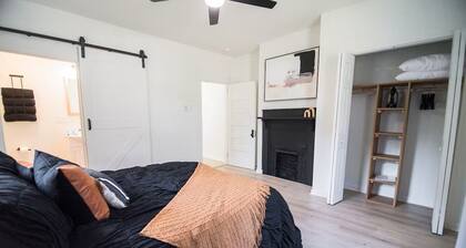 Updated Downtown Fort Mill home -3 Queens-Sleeps 6