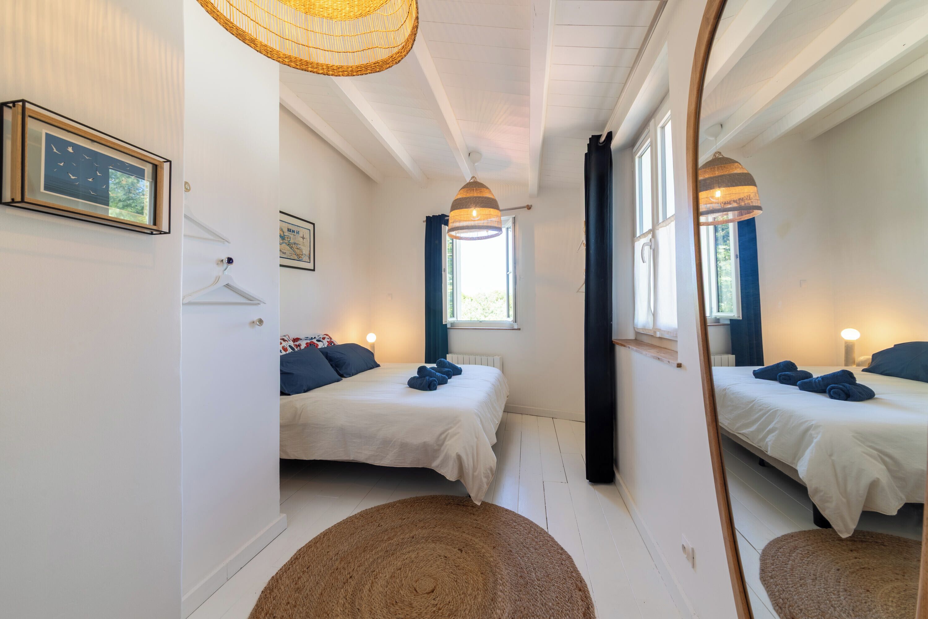 4 chambres, fer et planche à repasser, Wi-Fi, draps fournis