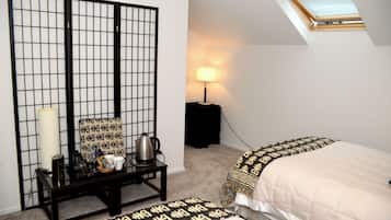 7 bedrooms, iron/ironing board, WiFi, bed sheets