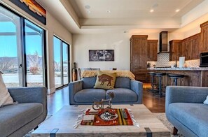 Living Room - Luxury Casita R3 - 2 Master Suites and 2.5 Bathrooms (Moab)