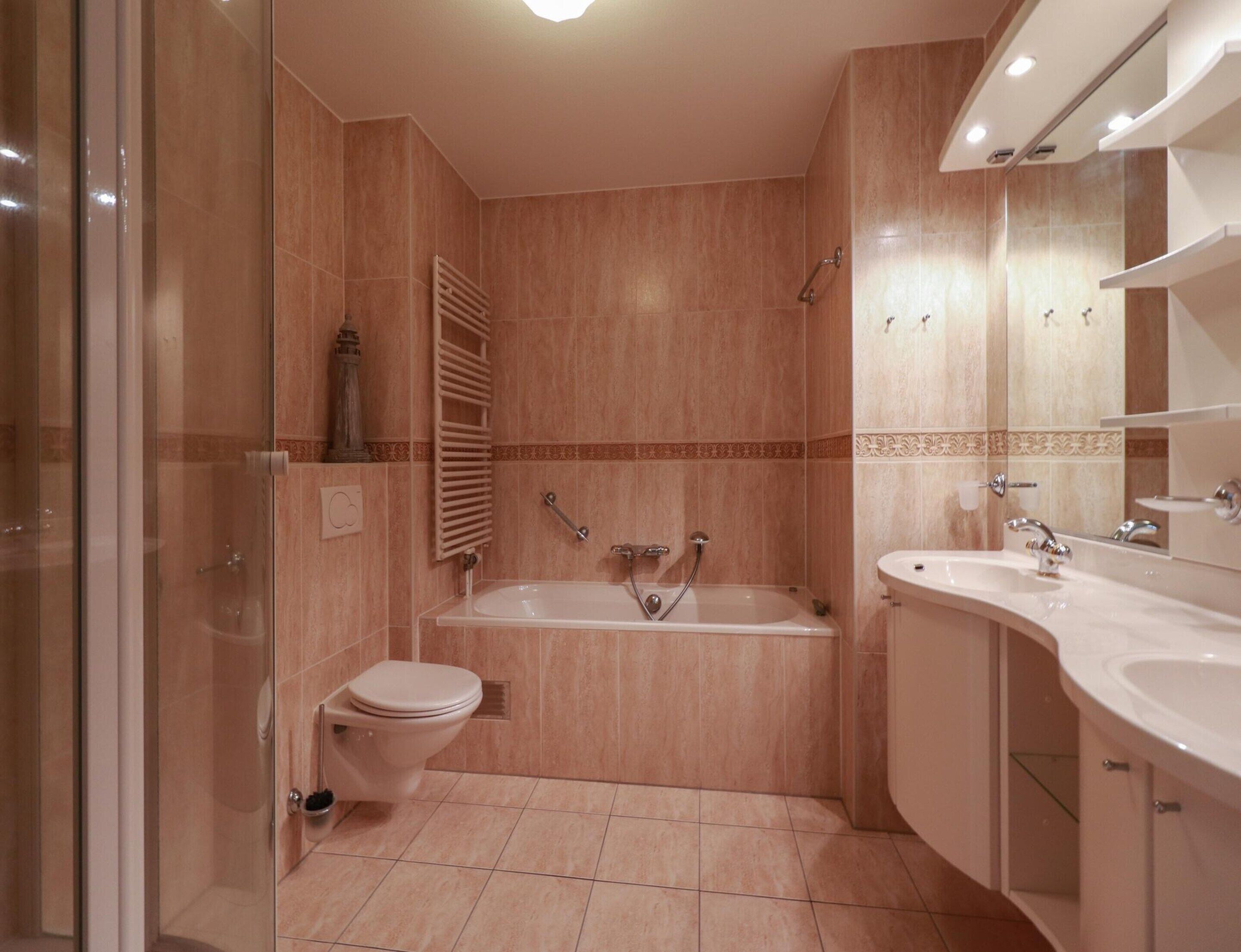 Apartment | Badezimmer | Badewanne