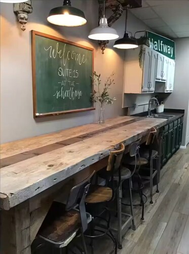 Schoolhouse Suite 15