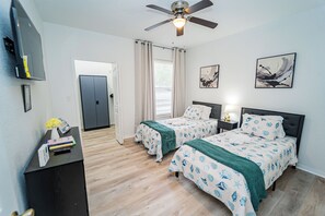 2 habitaciones, tabla de planchar con plancha, wifi y ropa de cama 
