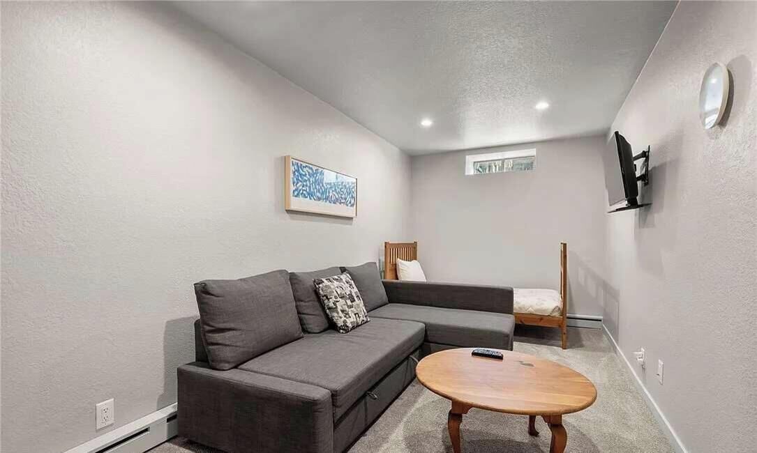 Villa, Multiple Beds, Mountain View (Bidwell) | Living area