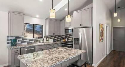 Cozy Spacious 4BD Modern Mountain Home