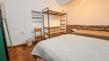 Economy Triple Room | Down comforters, Tempur-Pedic beds, WiFi (free)