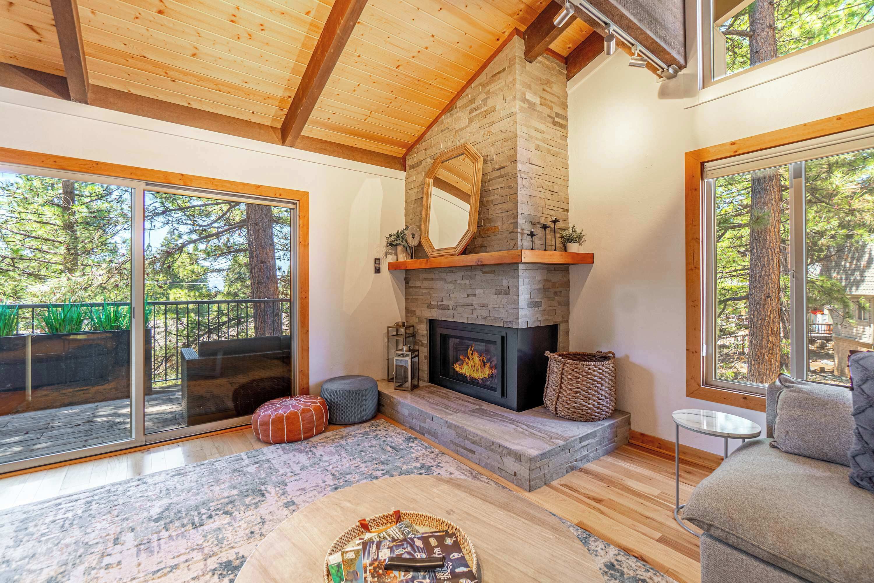 House, Multiple Beds, Mountain View (Oriole) | Living area
