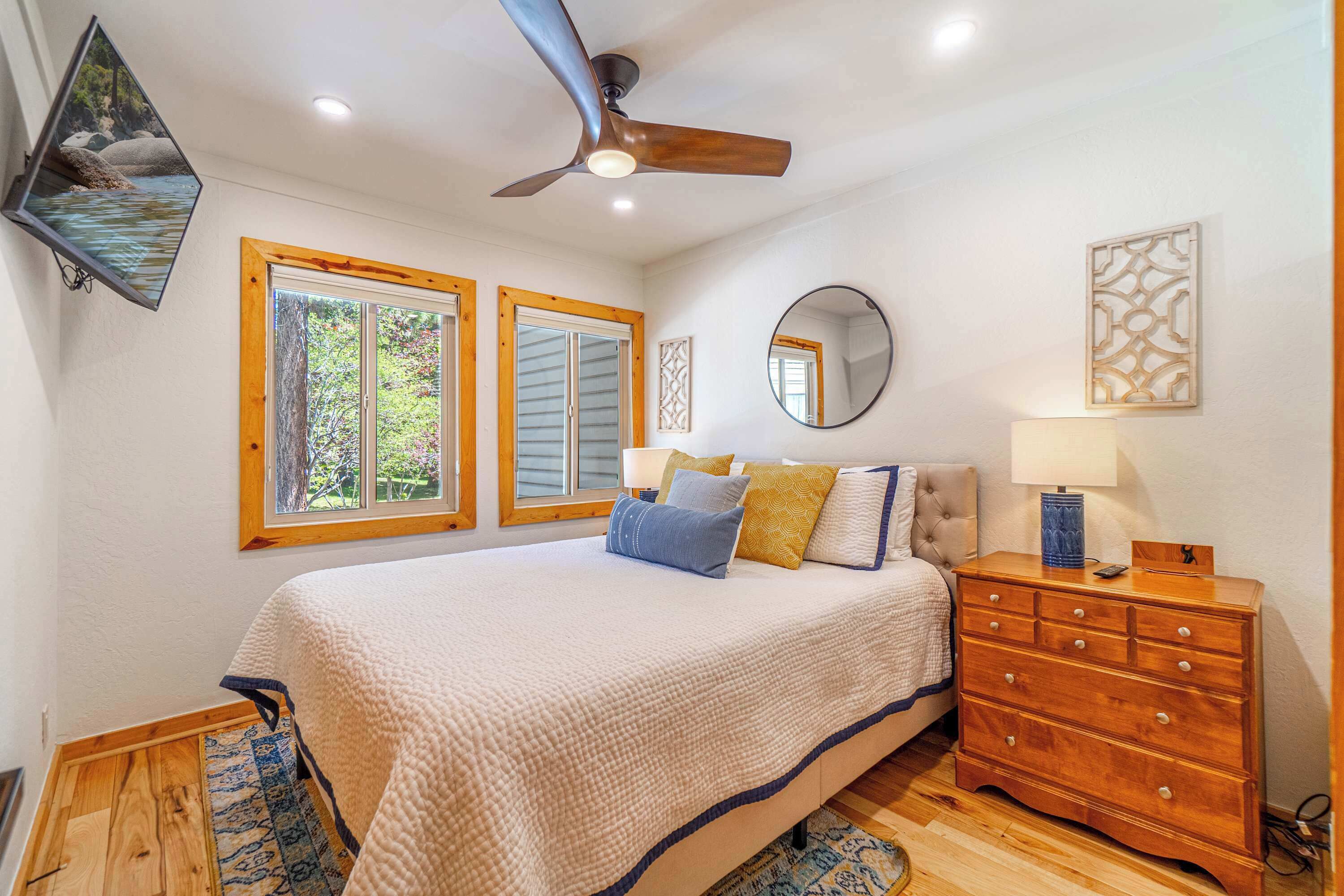 House, Multiple Beds, Mountain View (Oriole)