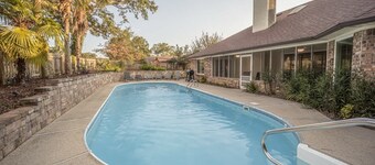 Pensacola Golf Course Escape 3 br | 3ba