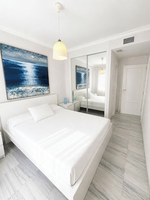 2 chambres, fer et planche à repasser, Wi-Fi, literie fournie