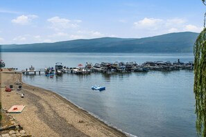 Beach - 2-floor Lakeview Oasis at Barona Beach Resort (West Kelowna)