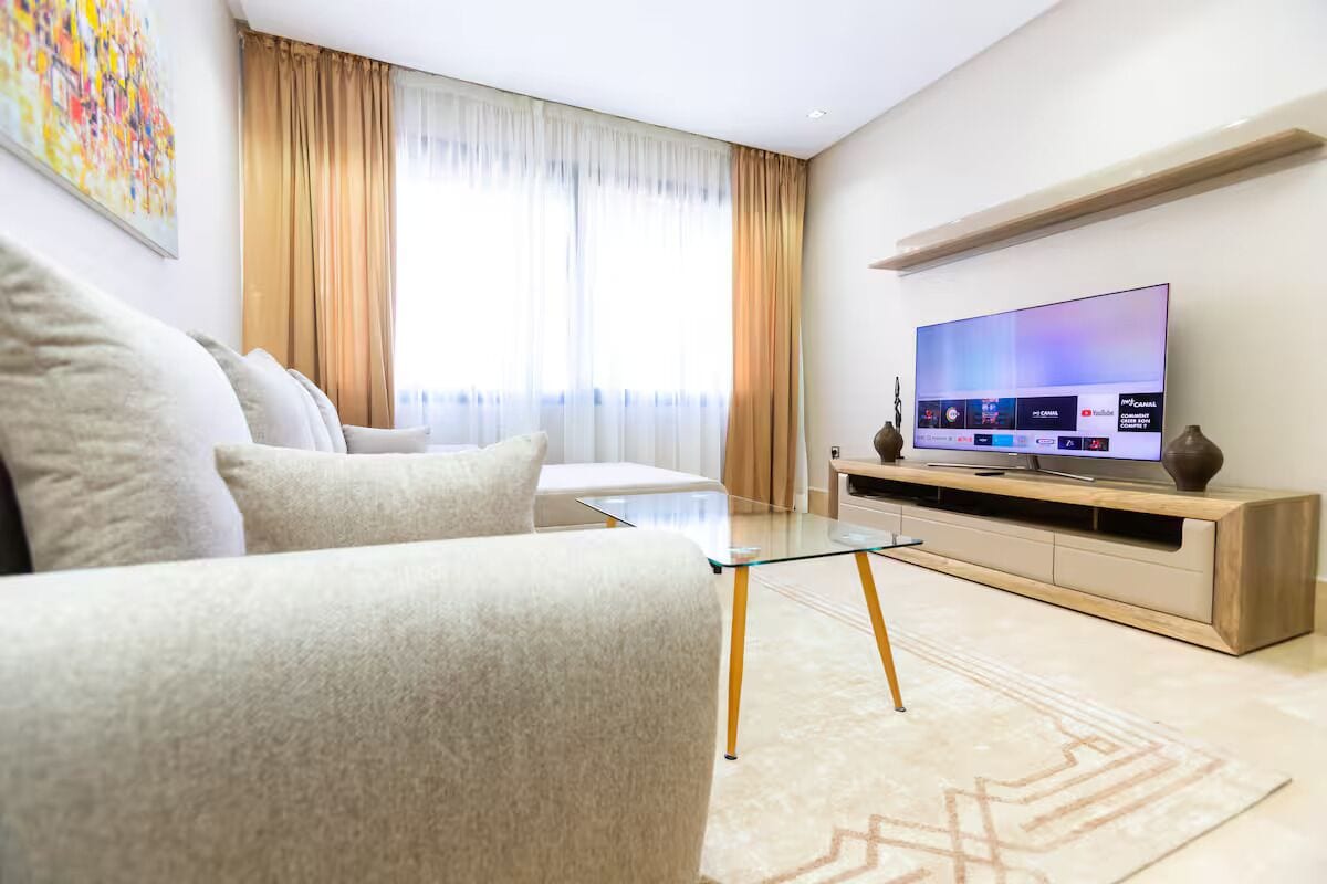 Smart TV, video games, video library