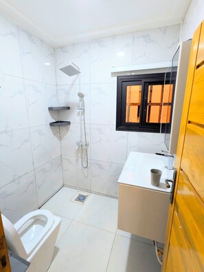 Bathroom - STYLE AND COMFORT IN THE HEART OF THE CITY (LOME)