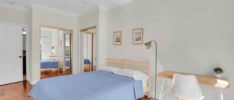 2 bedrooms, iron/ironing board, Internet, bed sheets