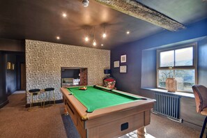 House | Game room - Cosy Cornwall Bungalow for 4 (Barnard Castle)