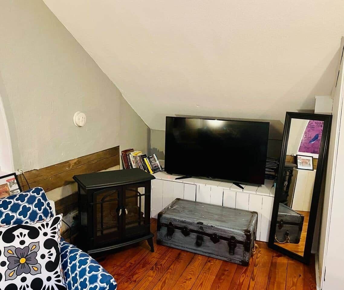 TV