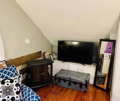 The Cabin at 114 Main Street with Hot Tub