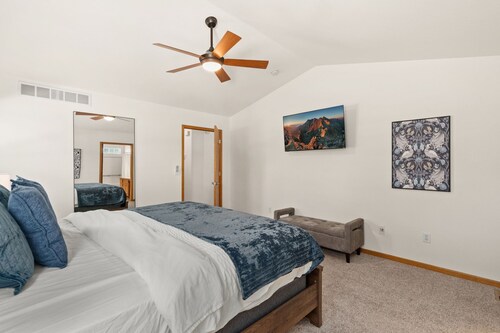 The Gathering Place | 6BR Retreat with Game Room